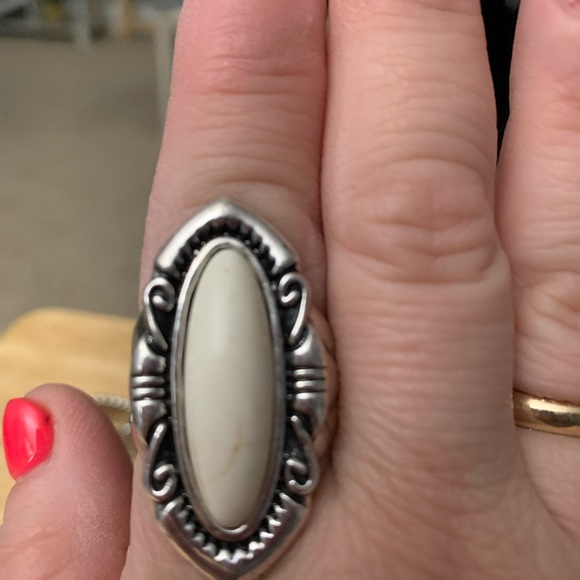 Rings (all with a stretch band) fits sizes 7.5-10 - Picture 7 of 15